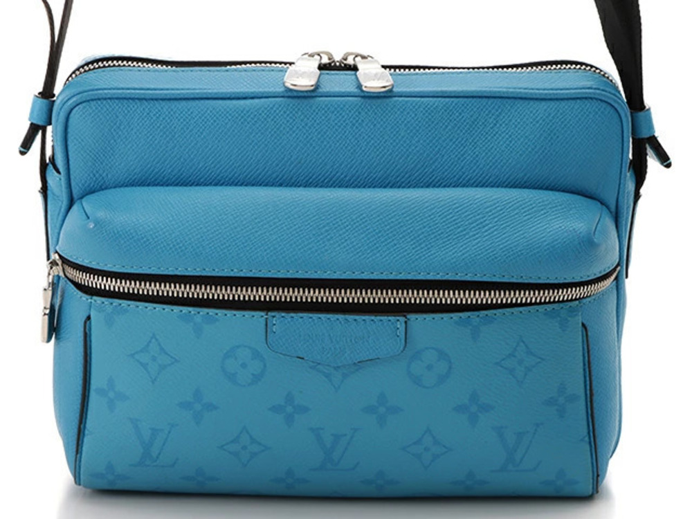 LOUIS VUITTON Taigarama Outdoor Messenger Blue AH